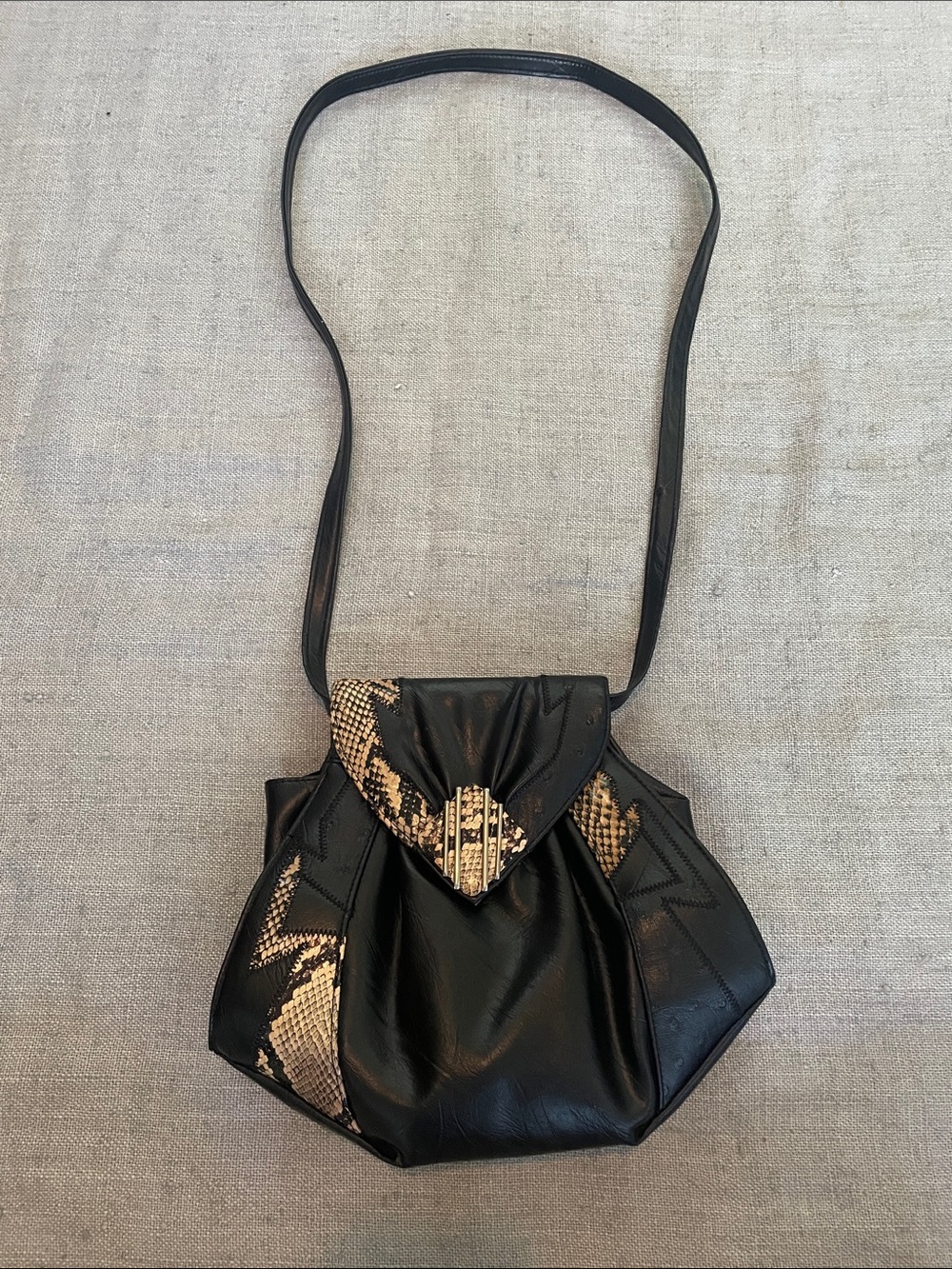 Vintage Black Faux Leather Crossbody Bag with Snake-Print Accents
